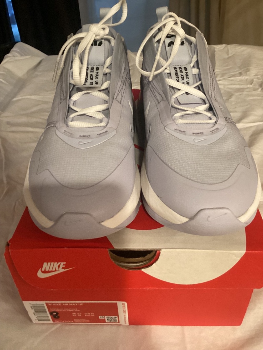 Nike Air Max , New with box Size 8.  Never worn